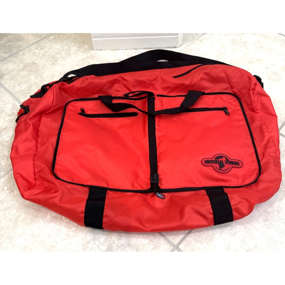 Universal Studios Red Large‎ Duffle Bag Gym Travel Shoulder Strap Nylon Pockets